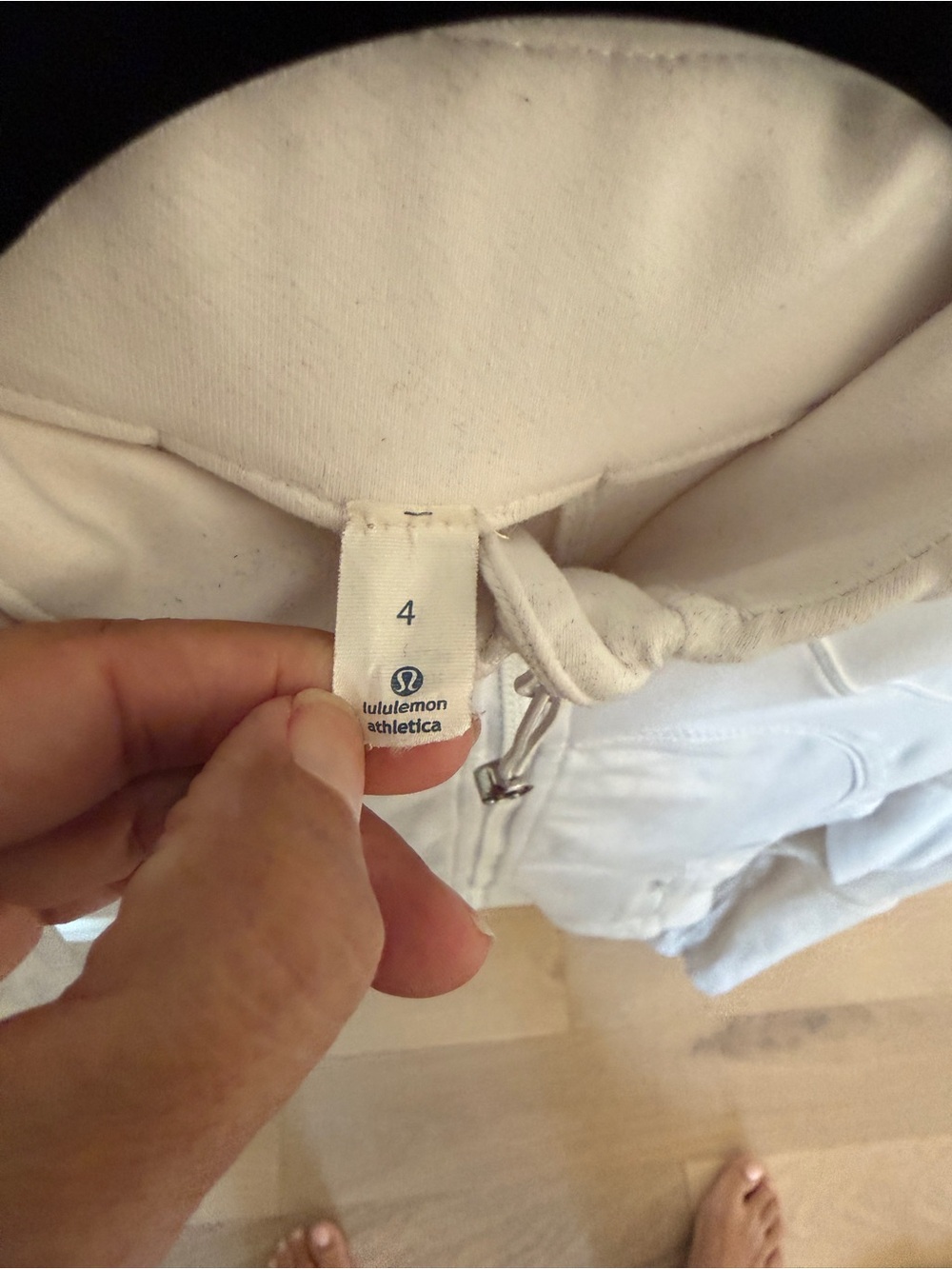 LuluLemon - Women’s White Zip-Up Jacket - Picture 3 of 3